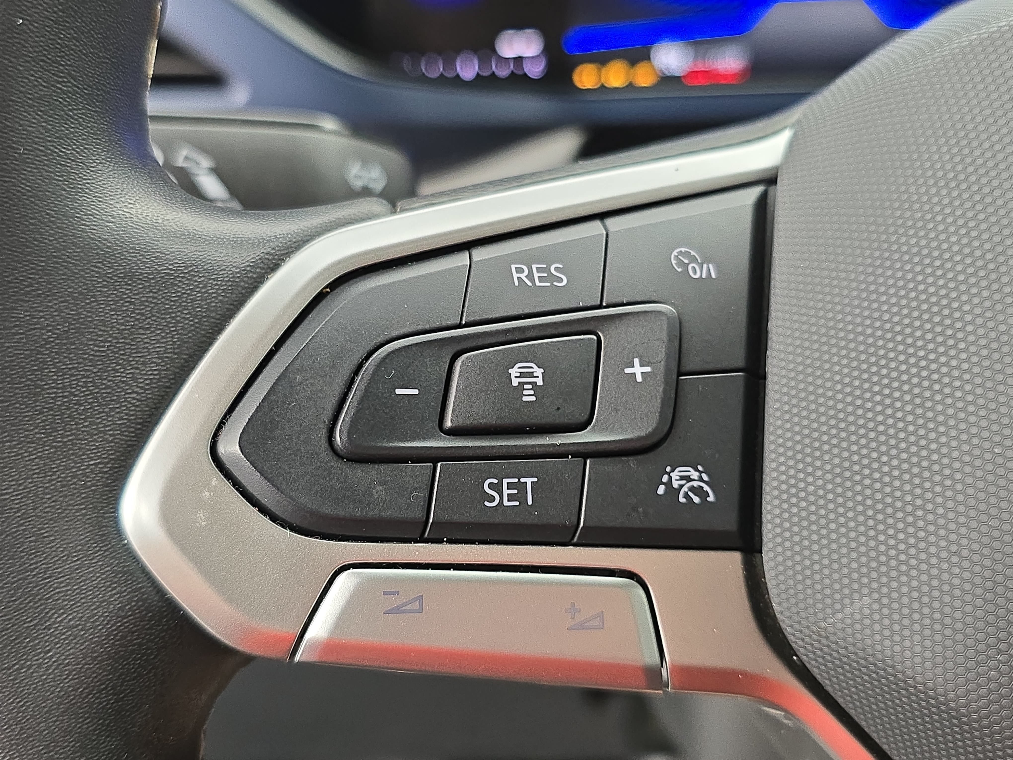 Certified 2024 Volkswagen Taos SE AWD/4WD image 16