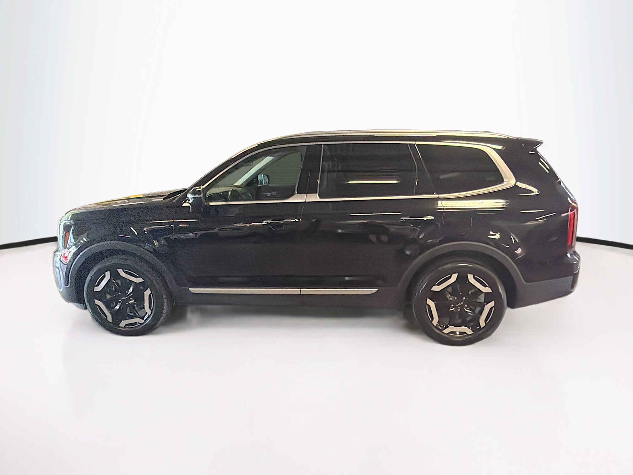 Used 2025 Kia Telluride S AWD/4WD image 4