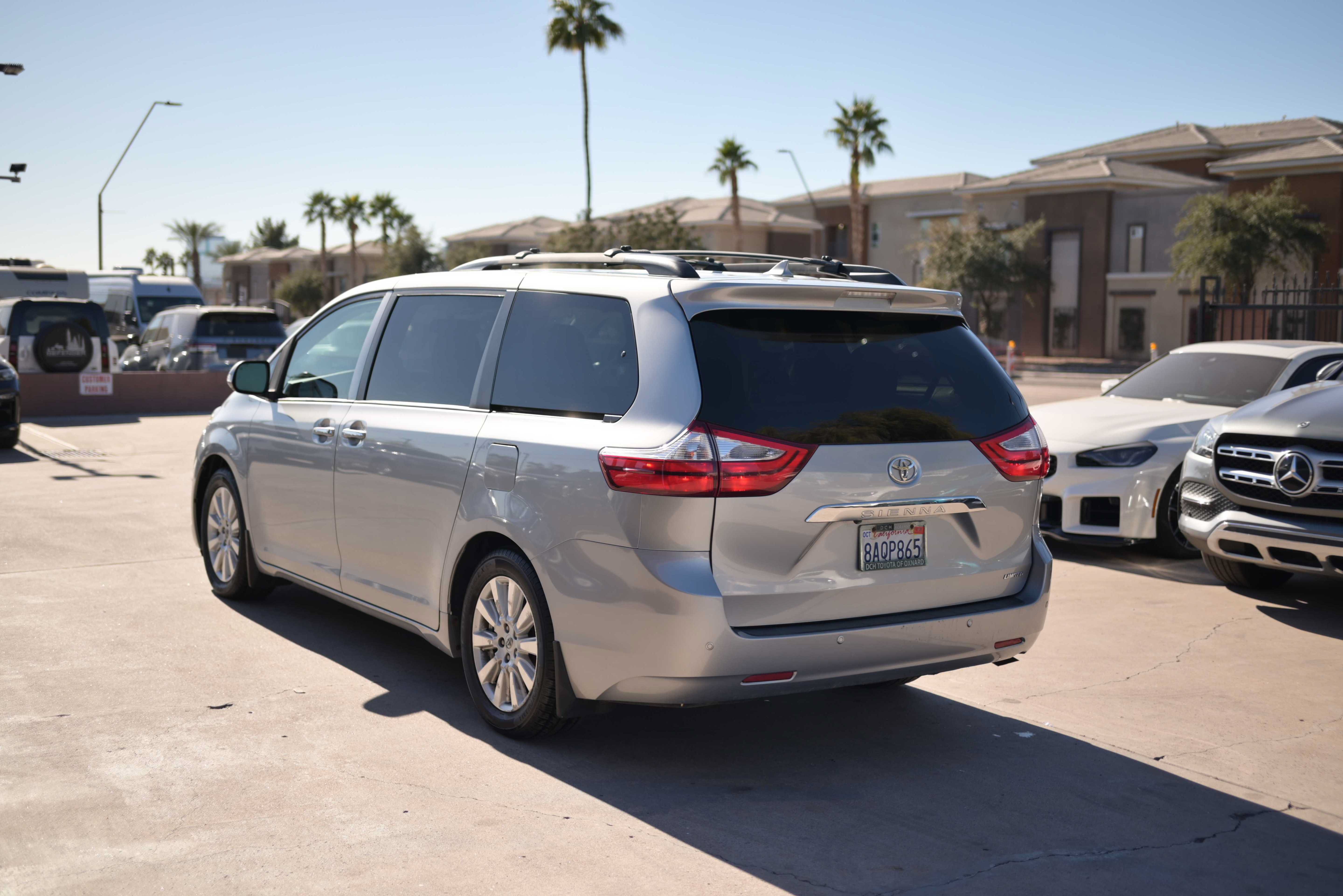 Used 2017 Toyota Sienna Limited FWD image 5