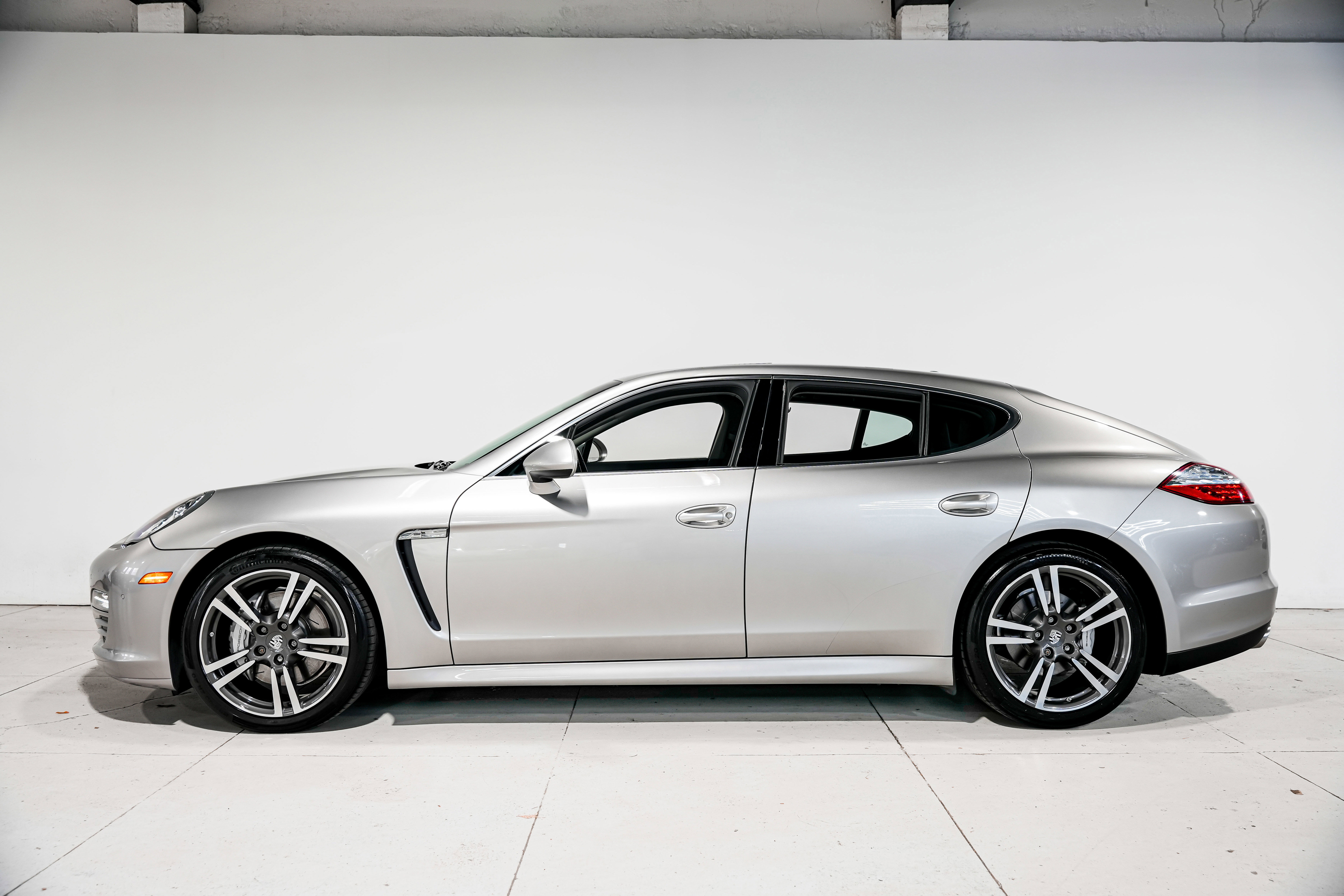 Used 2012 Porsche Panamera 4S image 7