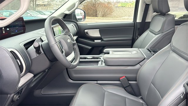 New 2025 Ford Expedition Active image 26