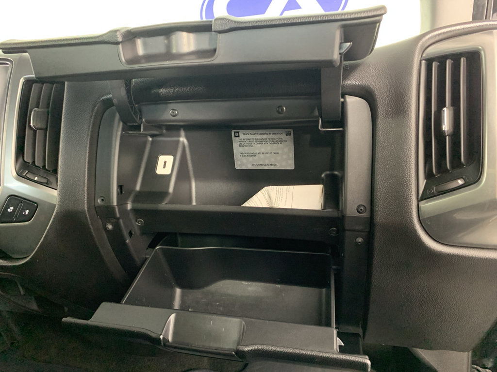 Used 2018 Chevrolet Silverado 1500 LT w/ Texas Edition AWD/4WD image 39