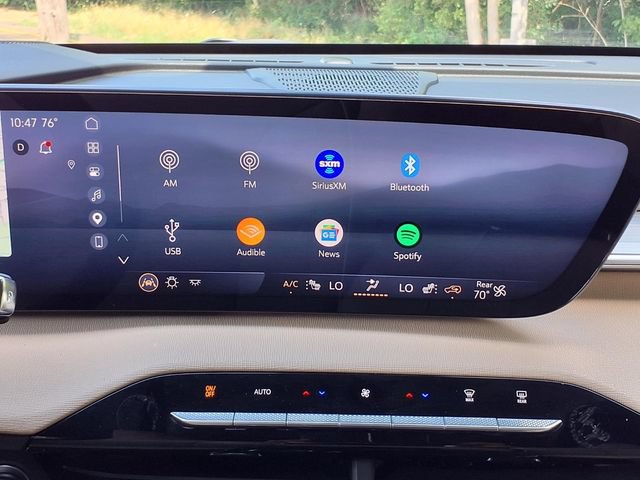 Used 2025 Buick Enclave Preferred FWD image 12