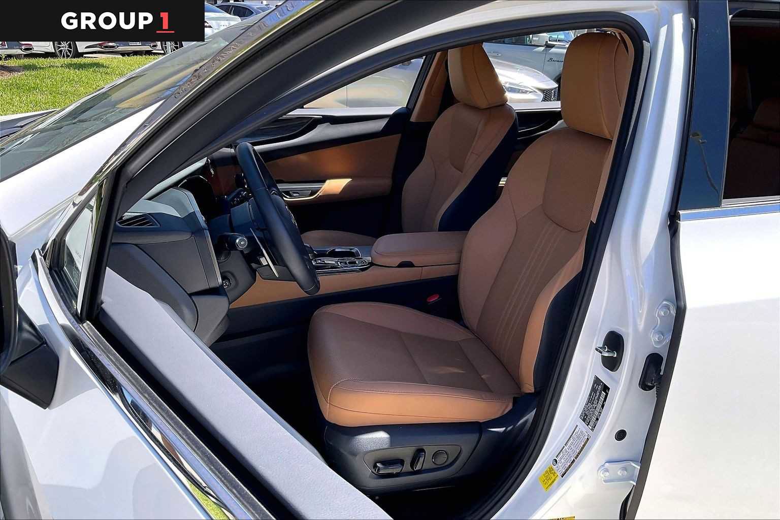 Certified 2025 Lexus NX 250 FWD w/ Accessory Package (2T) image 7
