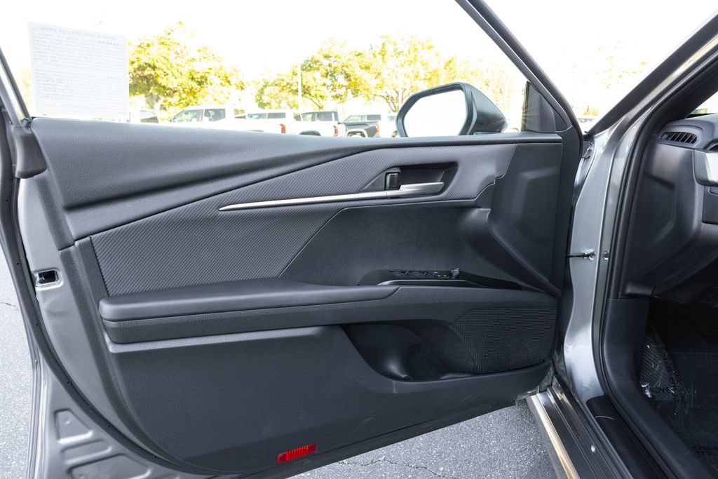 Used 2026 Toyota Camry SE w/ Convenience Package FWD image 13