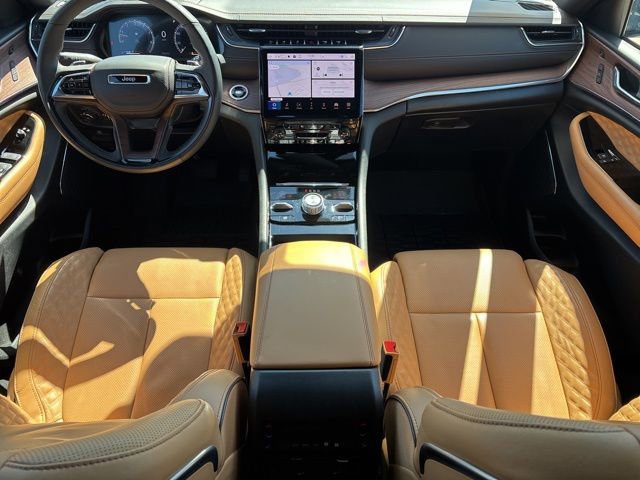 Used 2025 Jeep Grand Cherokee Summit image 14