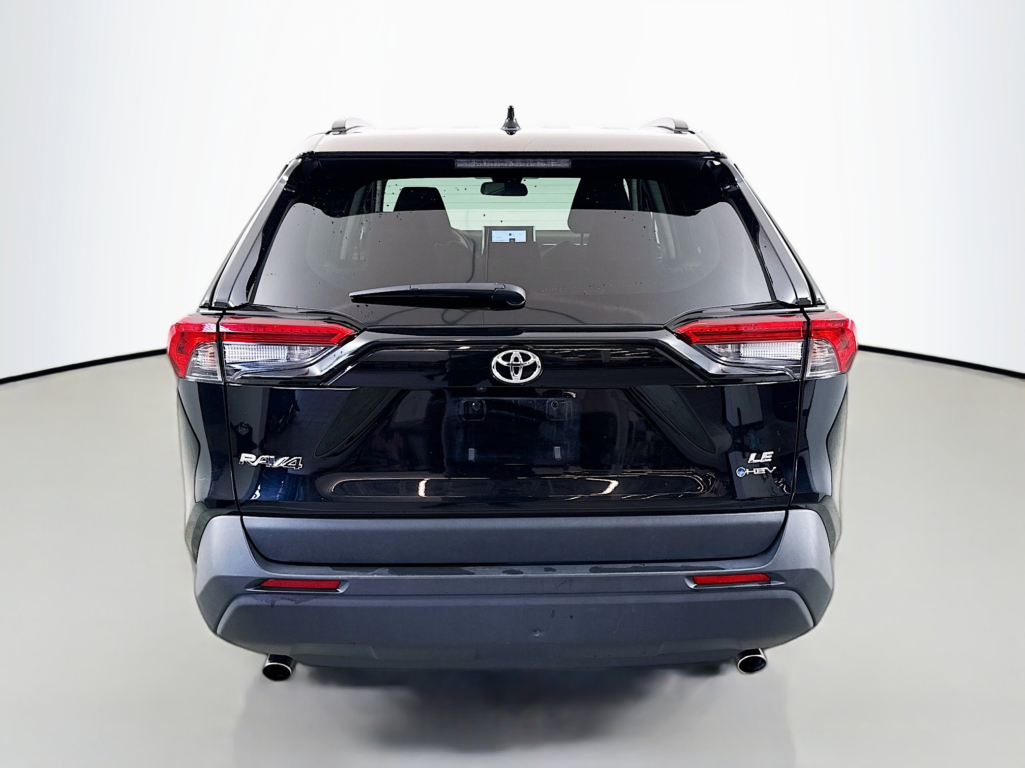 Used 2025 Toyota RAV4 LE image 6