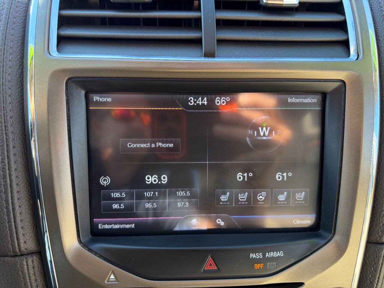 Used 2012 Lincoln MKX AWD image 15