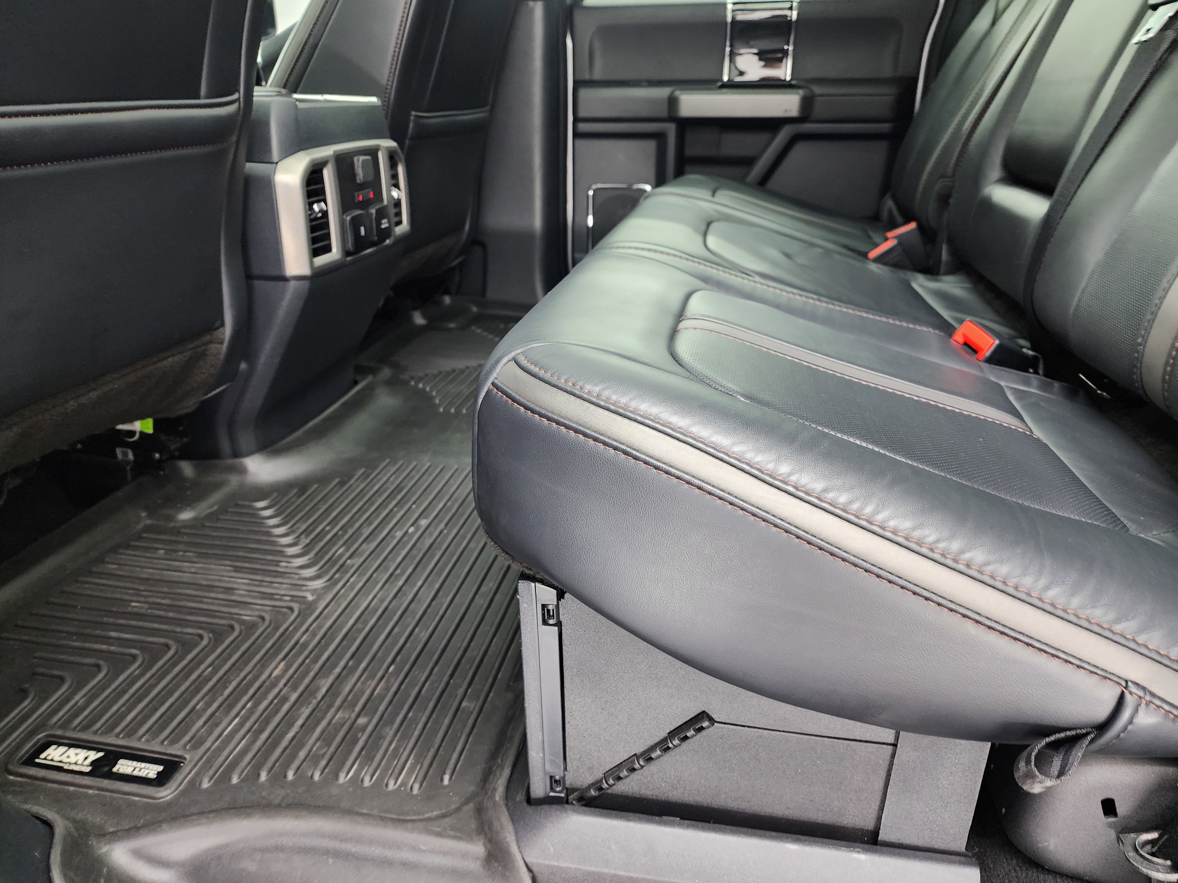 Used 2022 Ford F250 Platinum w/ Tremor Off-Road Package image 40