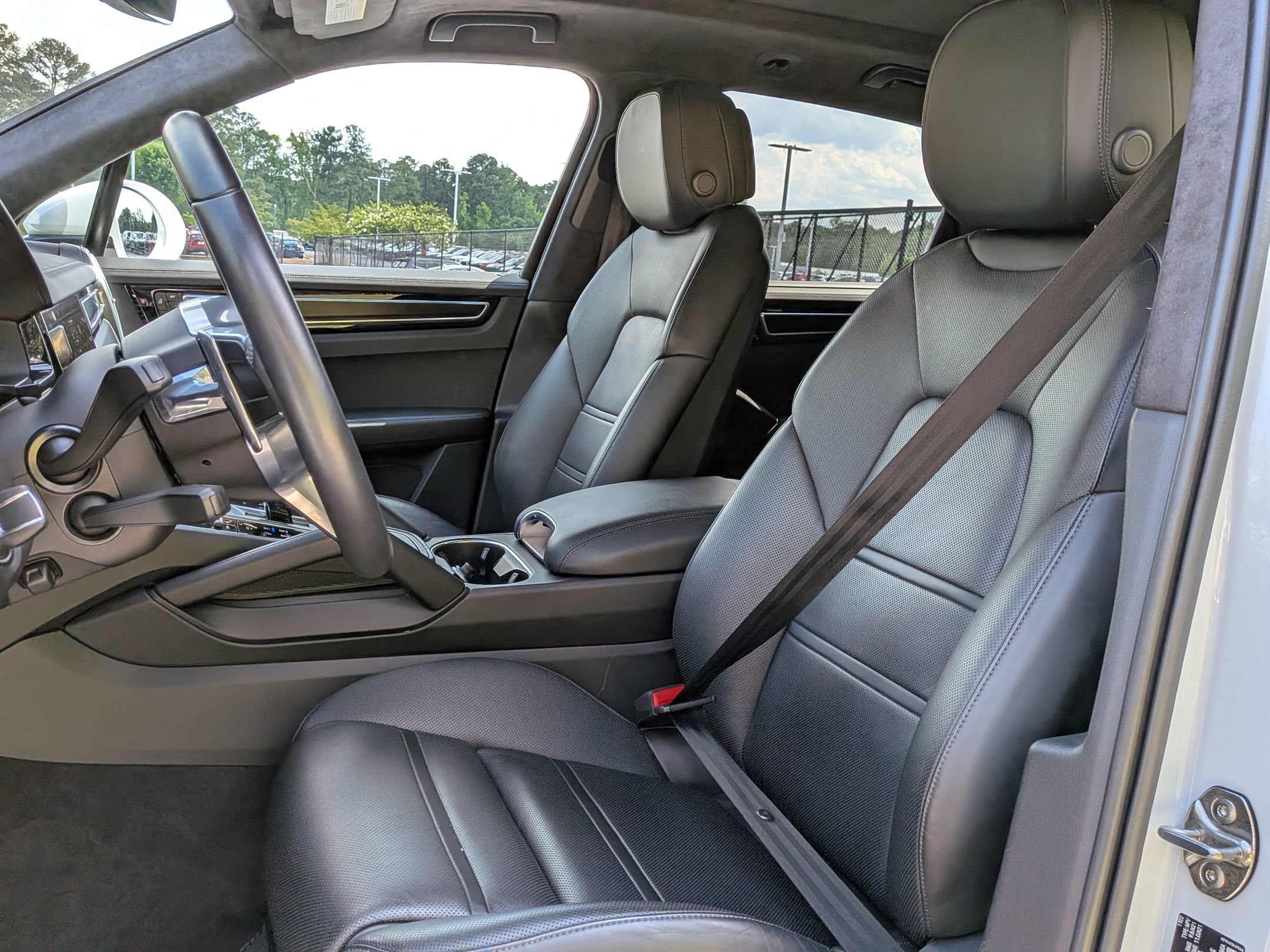Certified 2023 Porsche Cayenne GTS AWD/4WD image 5
