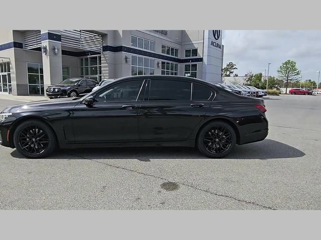 Used 2022 BMW 740i w/ Premium Package RWD image 19
