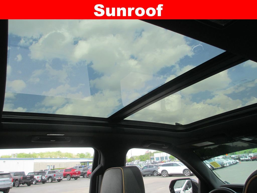 Used 2023 GMC Yukon AT4 w/ LPO, Floor Liner Package AWD/4WD image 16