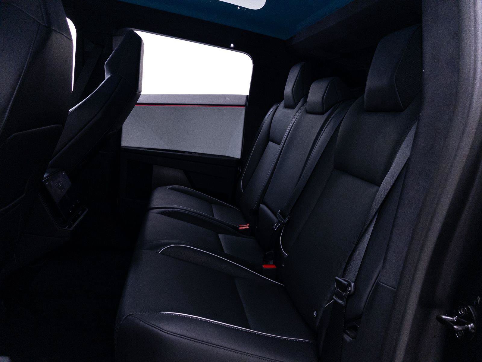 Used 2024 Tesla Cybertruck AWD Crew Cab image 38