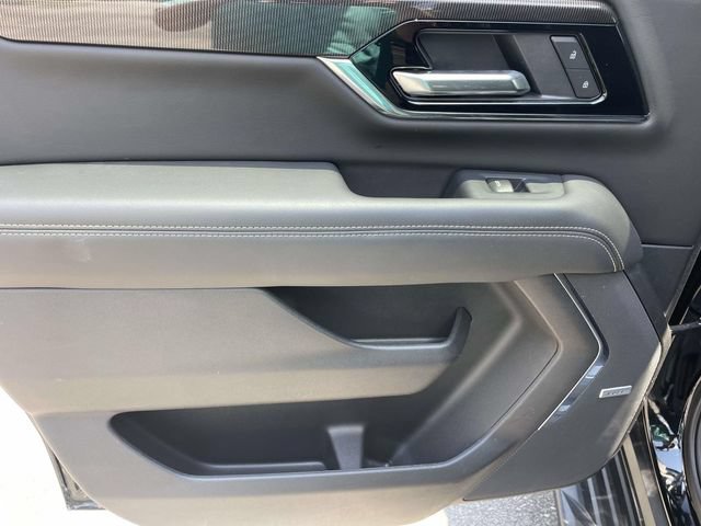 Used 2025 GMC Yukon XL Elevation AWD/4WD image 13