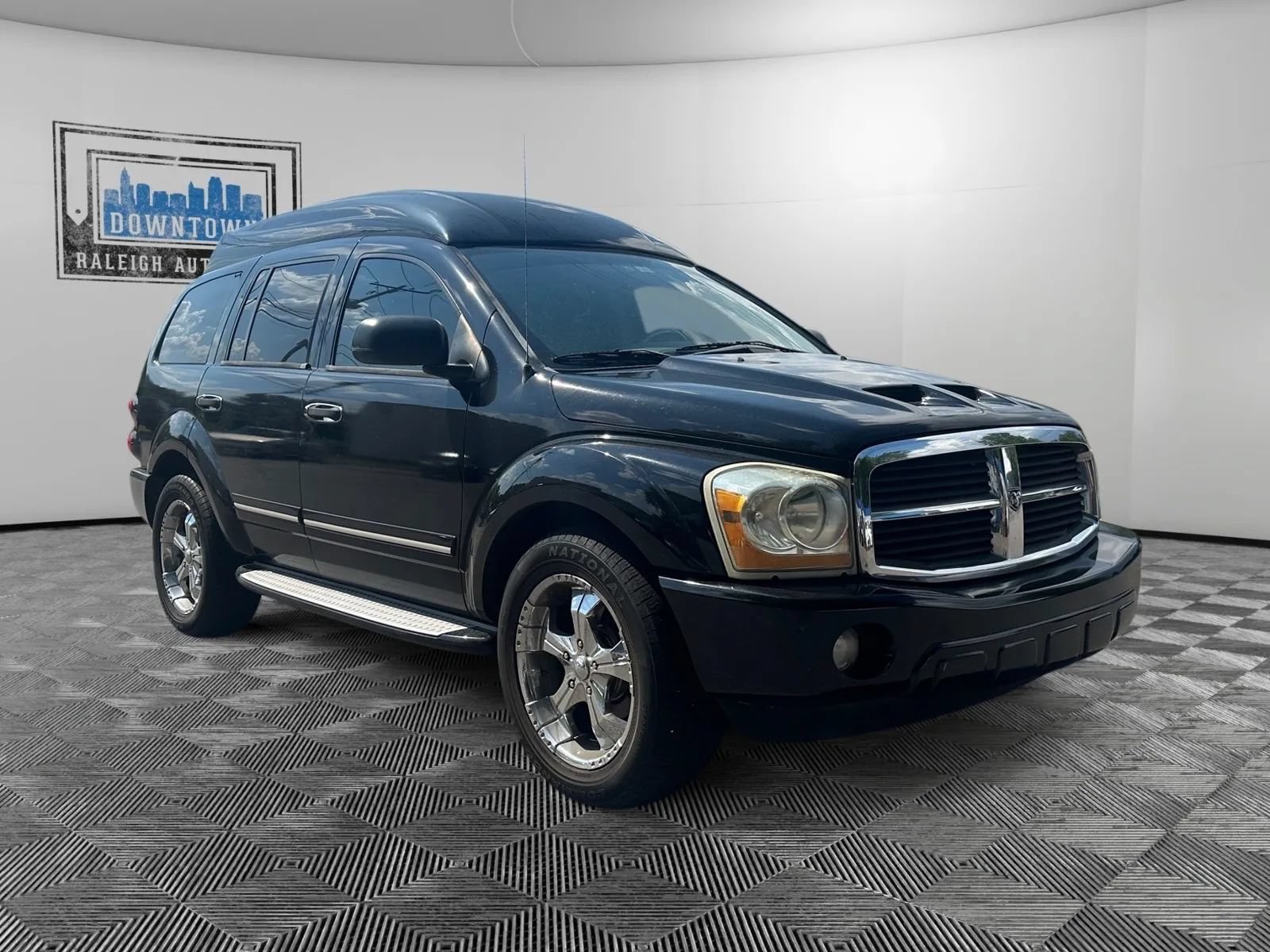 Used 2005 Dodge Durango Limited AWD/4WD image 3