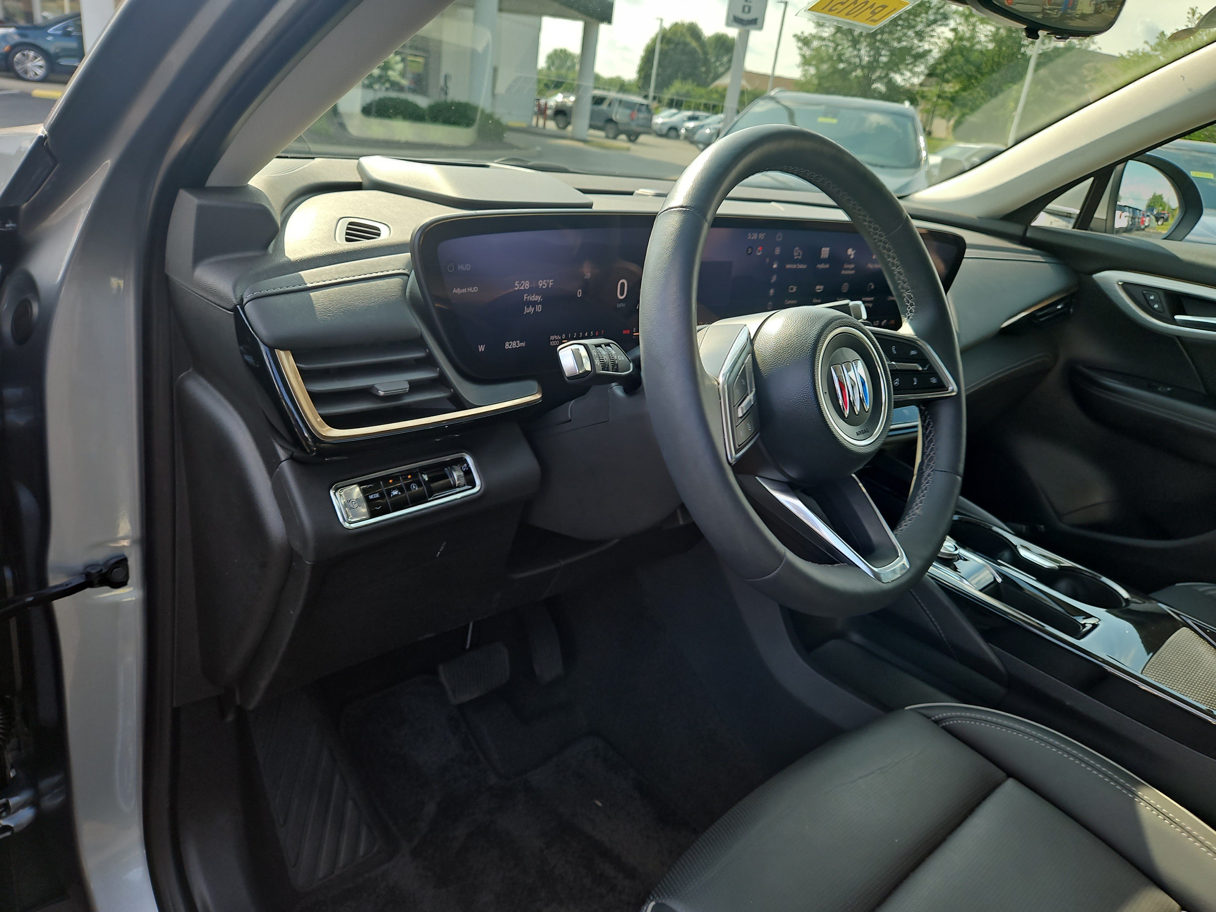 Used 2025 Buick Envision Avenir AWD/4WD image 19