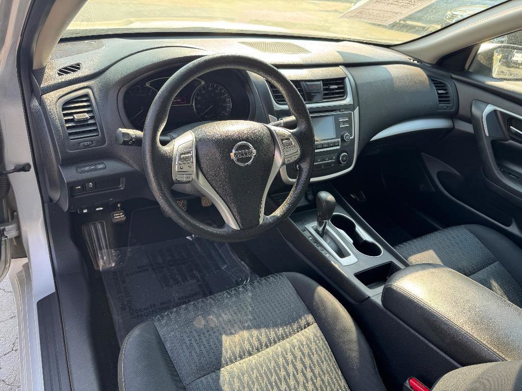 Used 2017 Nissan Altima 2.5 S w/ Power Driver Seat Package FWD image 9