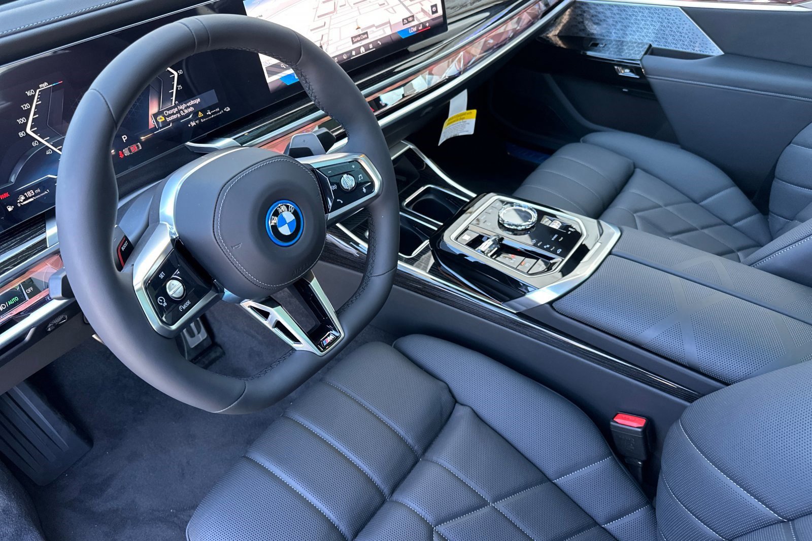 New 2026 BMW 750e xDrive w/ Executive Package image 4