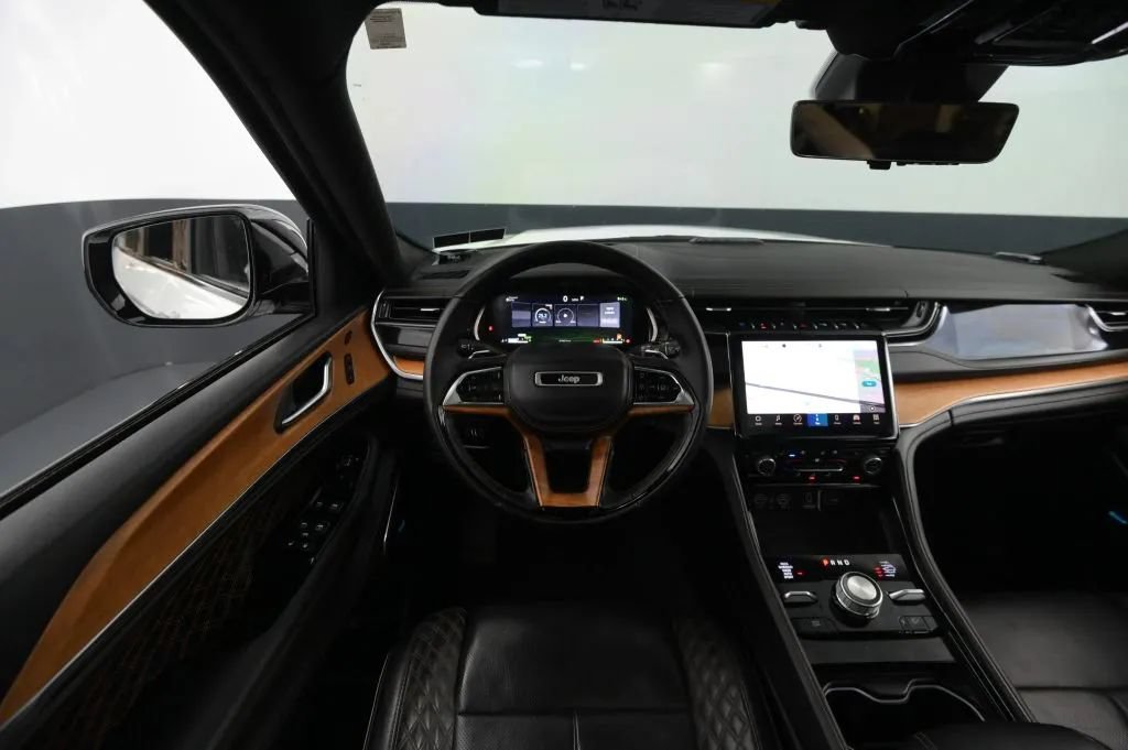 Used 2022 Jeep Grand Cherokee Summit AWD/4WD image 44