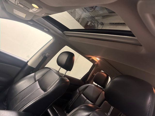 Used 2019 Nissan Pathfinder Platinum image 14