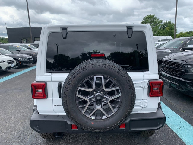 New 2026 Jeep Wrangler Unlimited Sahara w/ Safety Group AWD/4WD image 3