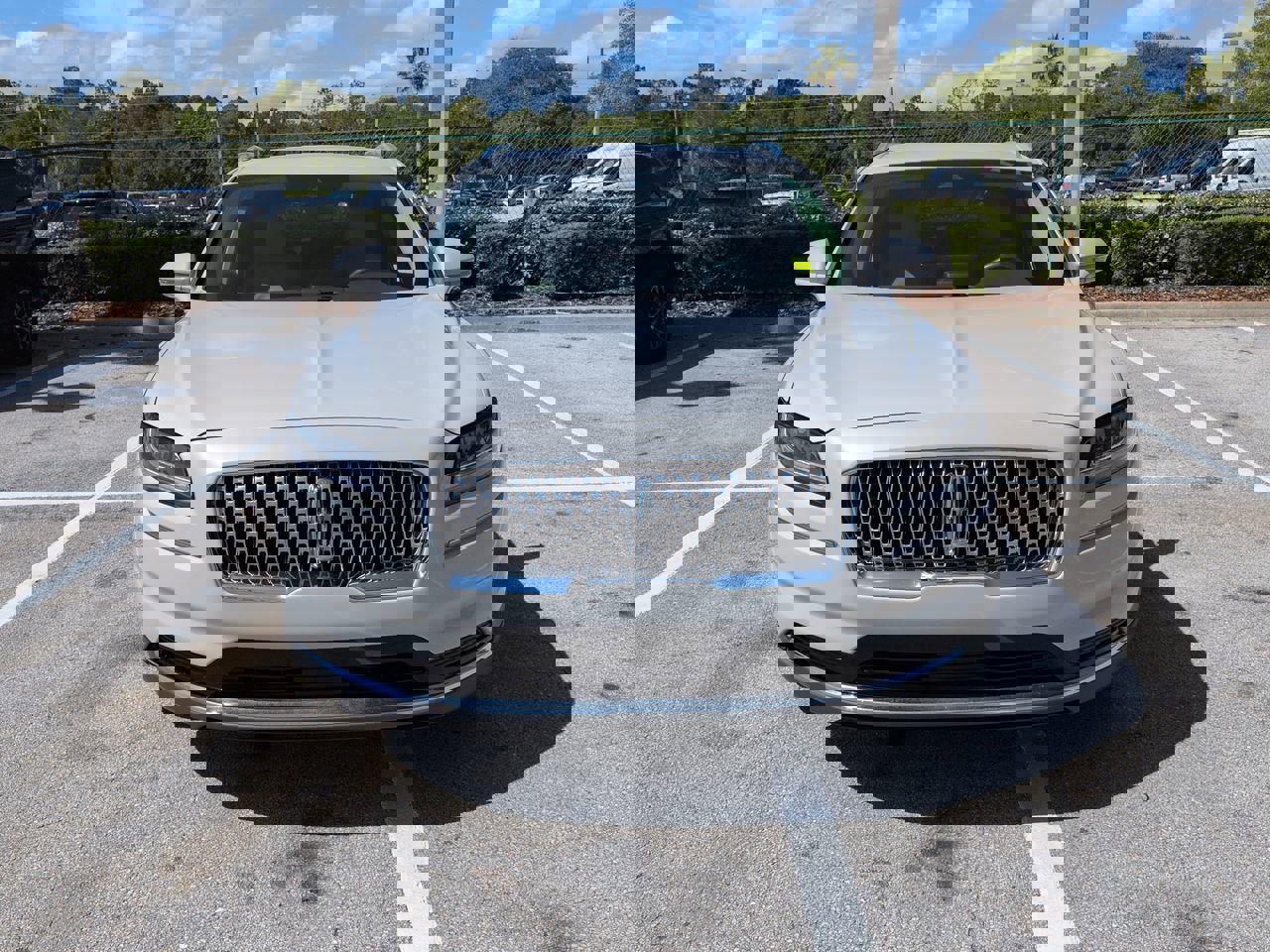 Certified 2021 Lincoln Nautilus FWD w/ Equipment Group 101A image 9