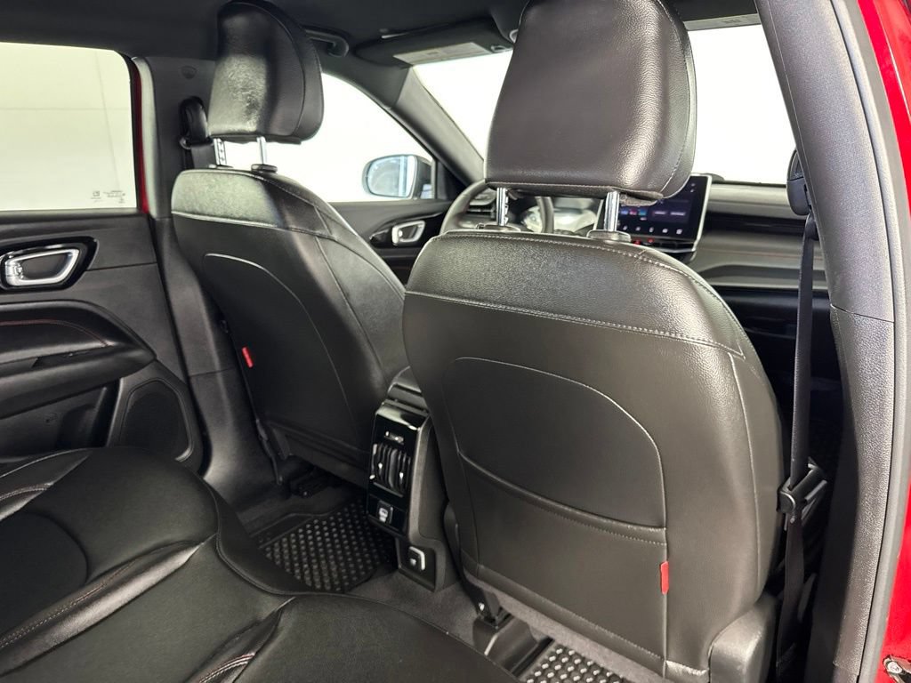 Certified 2025 Jeep Compass Trailhawk AWD/4WD image 35