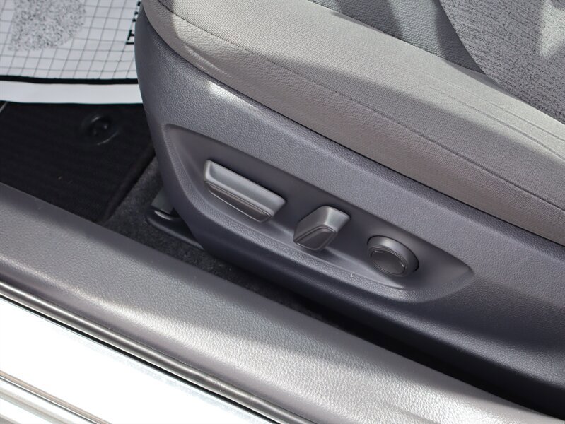 Used 2018 Toyota Camry LE w/ Protection Package (Q2) FWD image 9