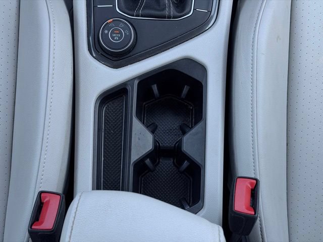 Used 2024 Volkswagen Tiguan SE AWD/4WD image 34