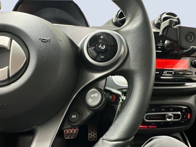 Used 2018 smart fortwo electric drive RWD image 21