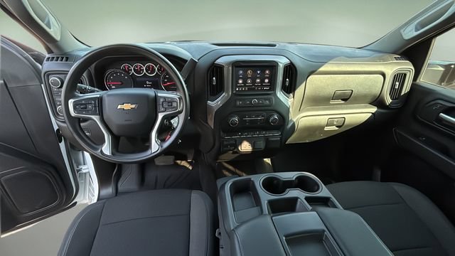Used 2022 Chevrolet Silverado 2500 Custom w/ Custom Value Package AWD/4WD image 17