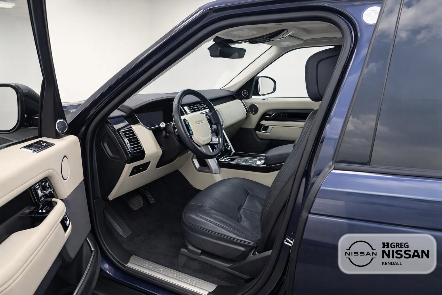 Used 2018 Land Rover Range Rover Supercharged AWD/4WD image 6