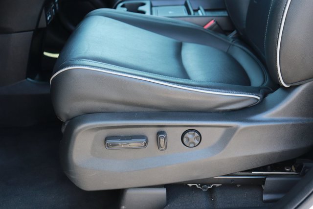 Certified 2025 Honda Odyssey Touring image 11