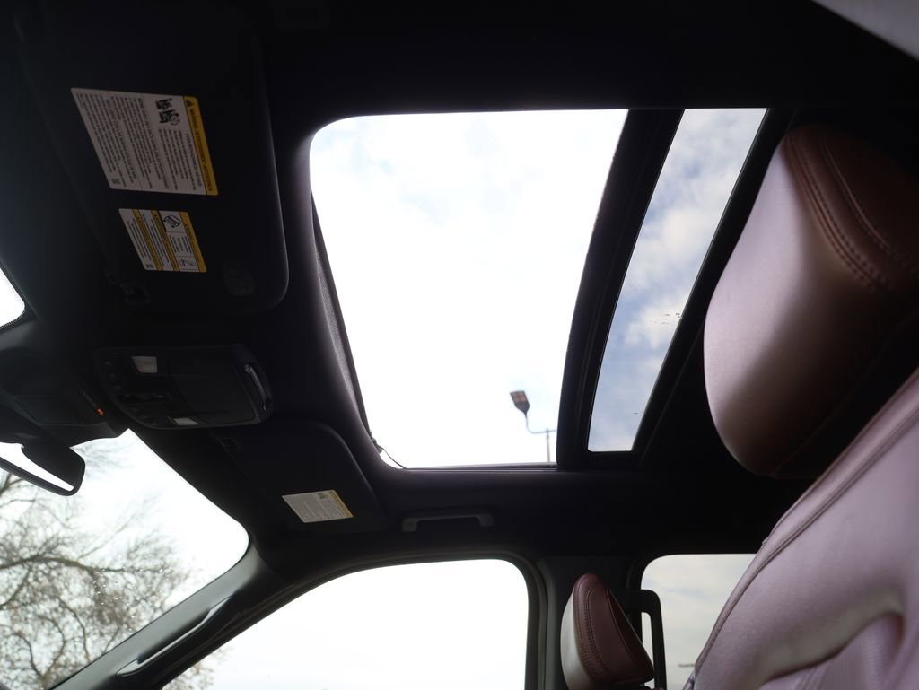 Used 2024 Ford Expedition Limited image 37