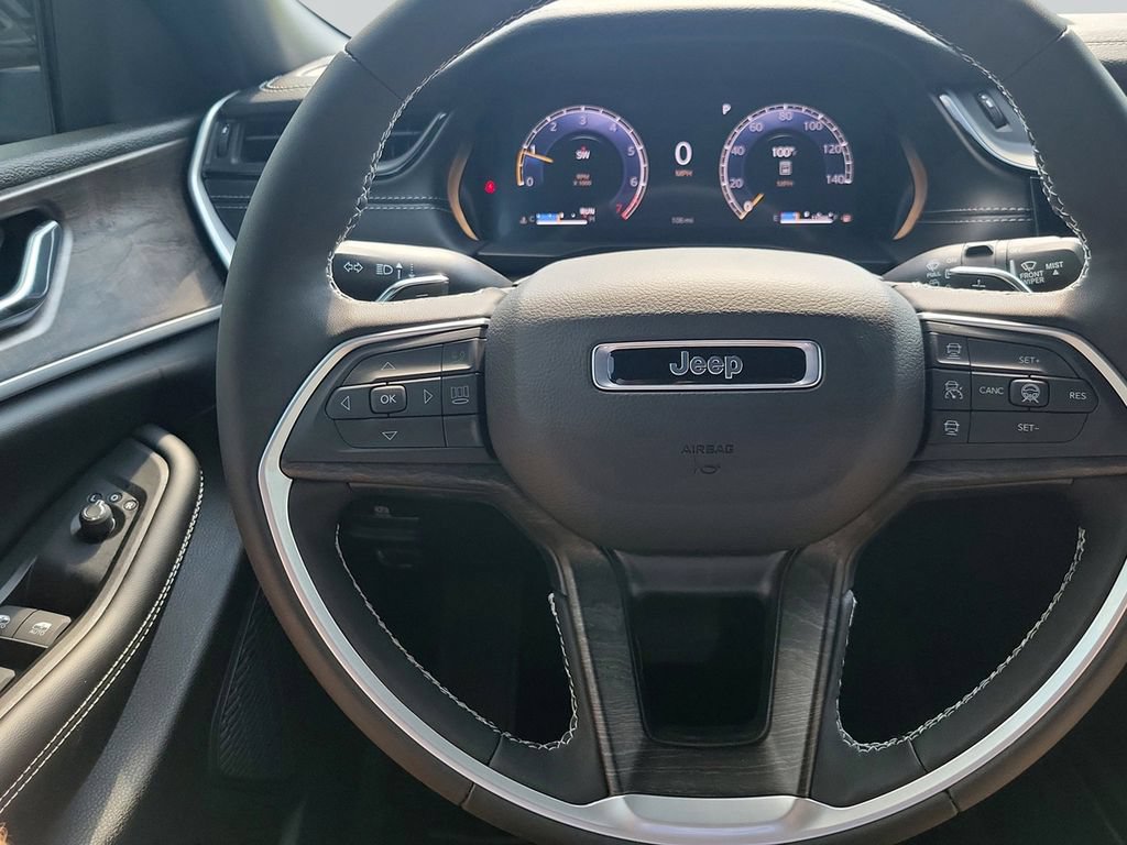 New 2026 Jeep Grand Cherokee Altitude RWD image 11