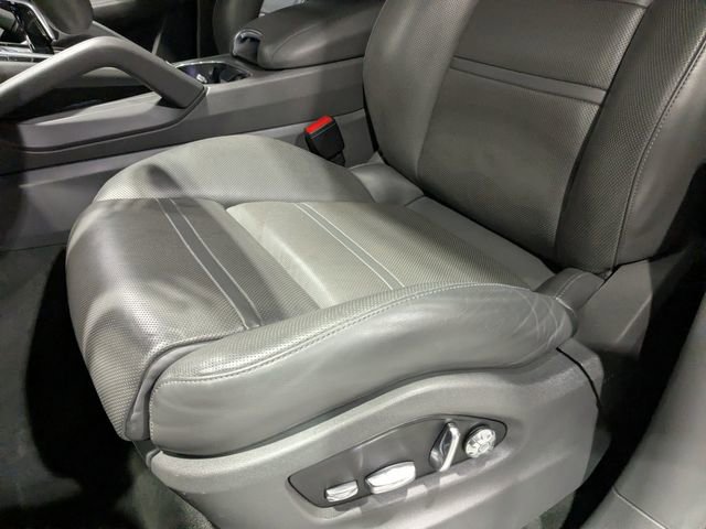 Used 2019 Porsche Cayenne AWD/4WD image 25
