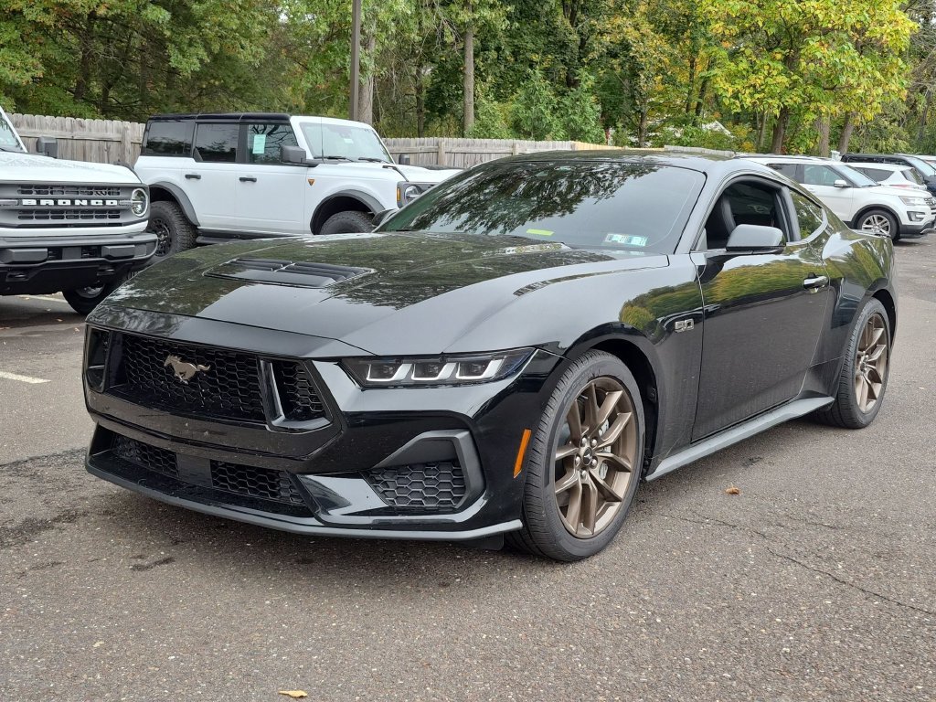 Used 2024 Ford Mustang GT Premium RWD image 2