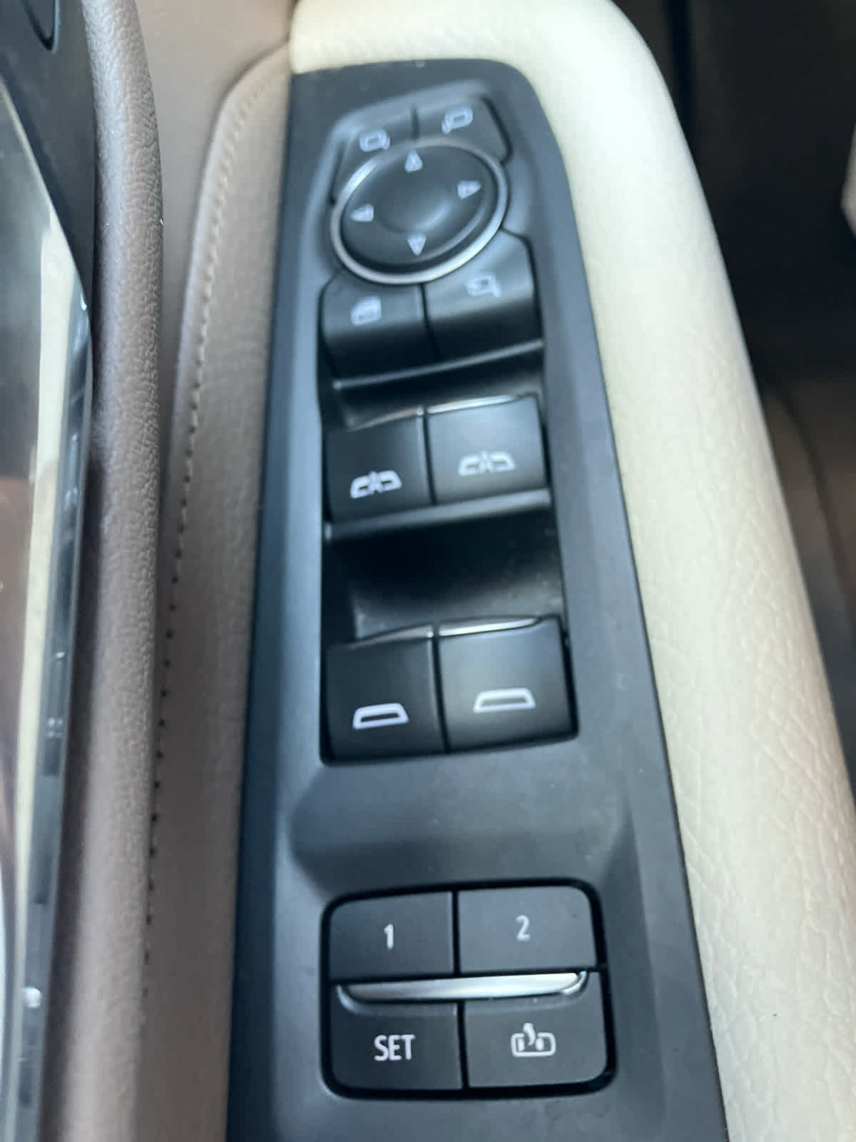 Used 2021 GMC Yukon Denali w/ Denali Premium Package RWD image 13