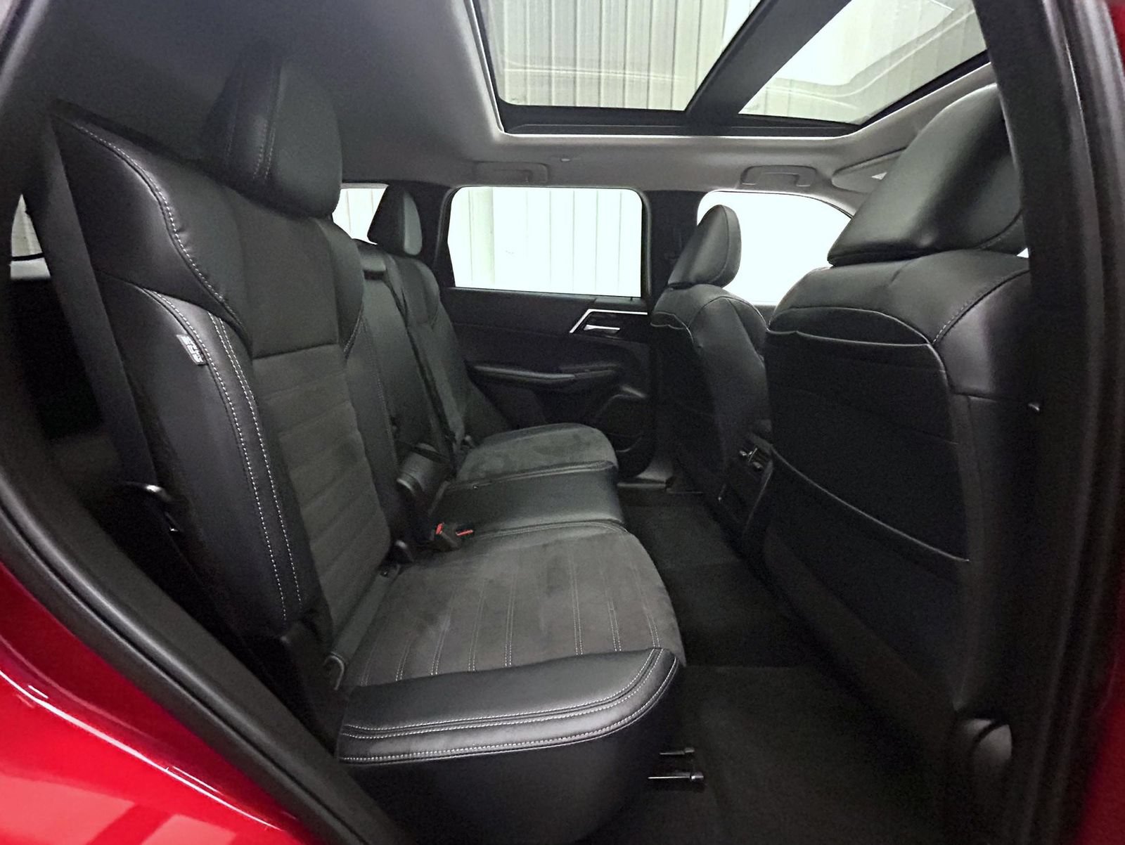 Used 2023 Mitsubishi Outlander SE AWD/4WD image 18
