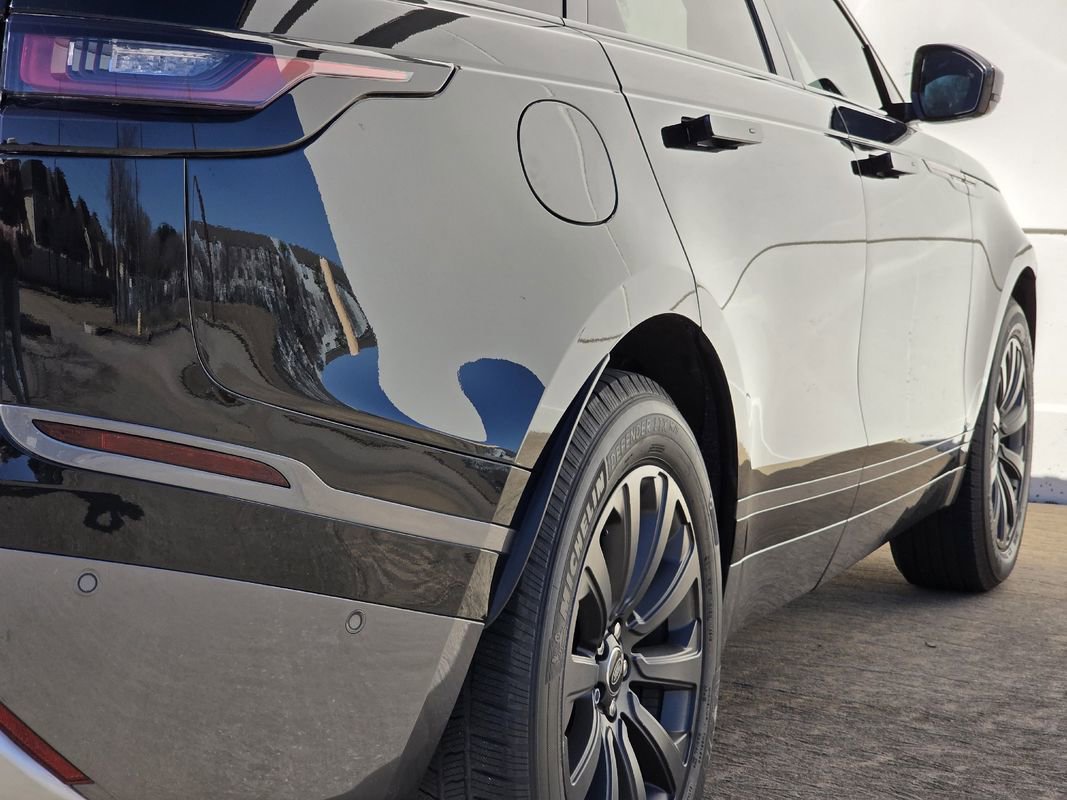 Used 2018 Land Rover Range Rover Velar R-Dynamic SE image 36