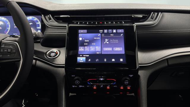 Used 2024 Jeep Grand Cherokee Laredo X image 17