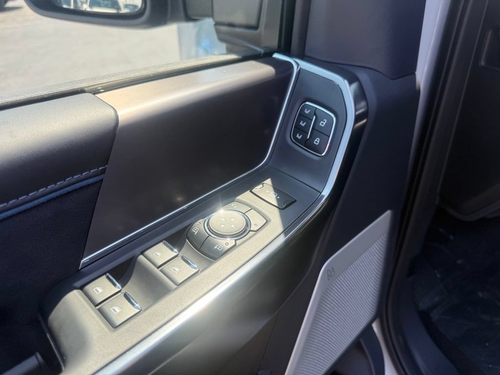 New 2026 Ford F250 Platinum AWD/4WD image 15