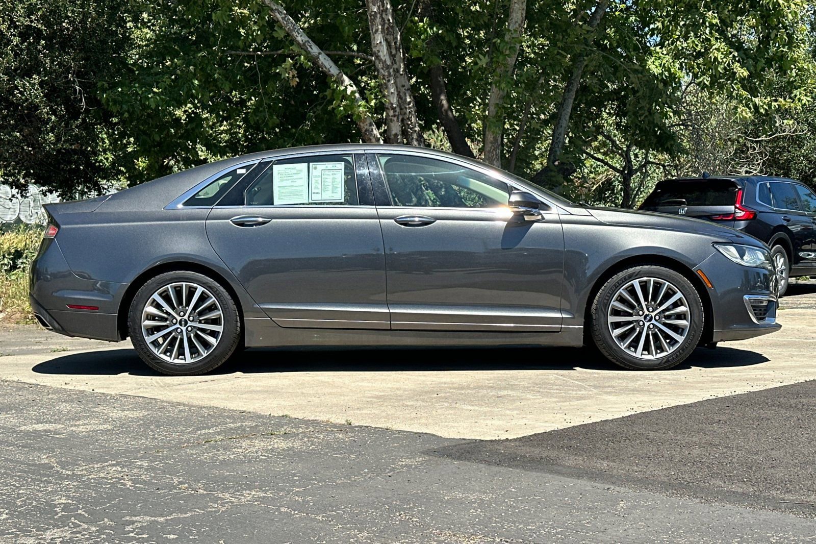 Used 2019 Lincoln MKZ Reserve FWD image 3