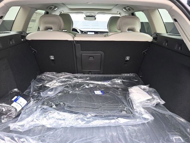 New 2026 Volvo V60 B5 Cross Country Plus w/ Protection Package Premier image 30