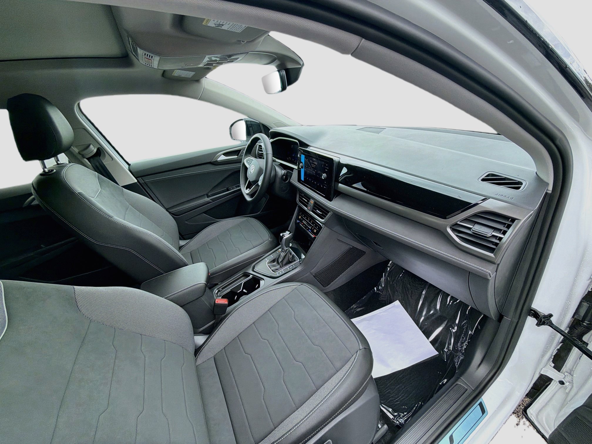 New 2026 Volkswagen Taos SE FWD image 23