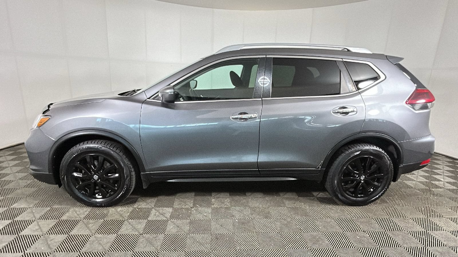 Used 2020 Nissan Rogue S FWD image 5