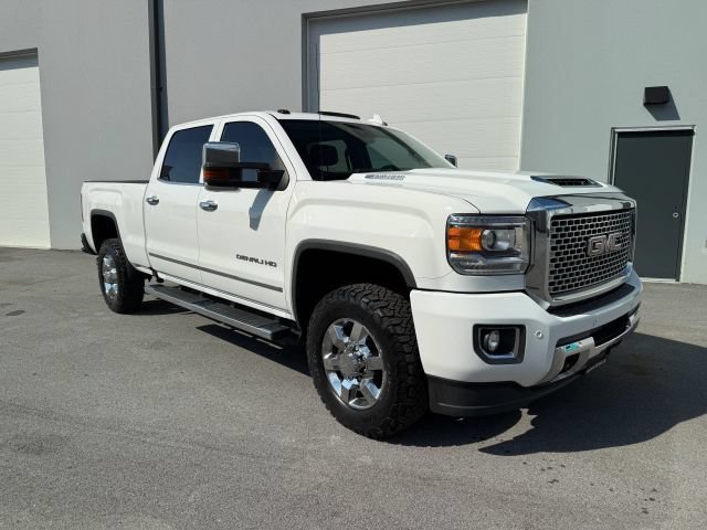 Used 2017 GMC Sierra 3500 Denali w/ Duramax Plus Package AWD/4WD image 10