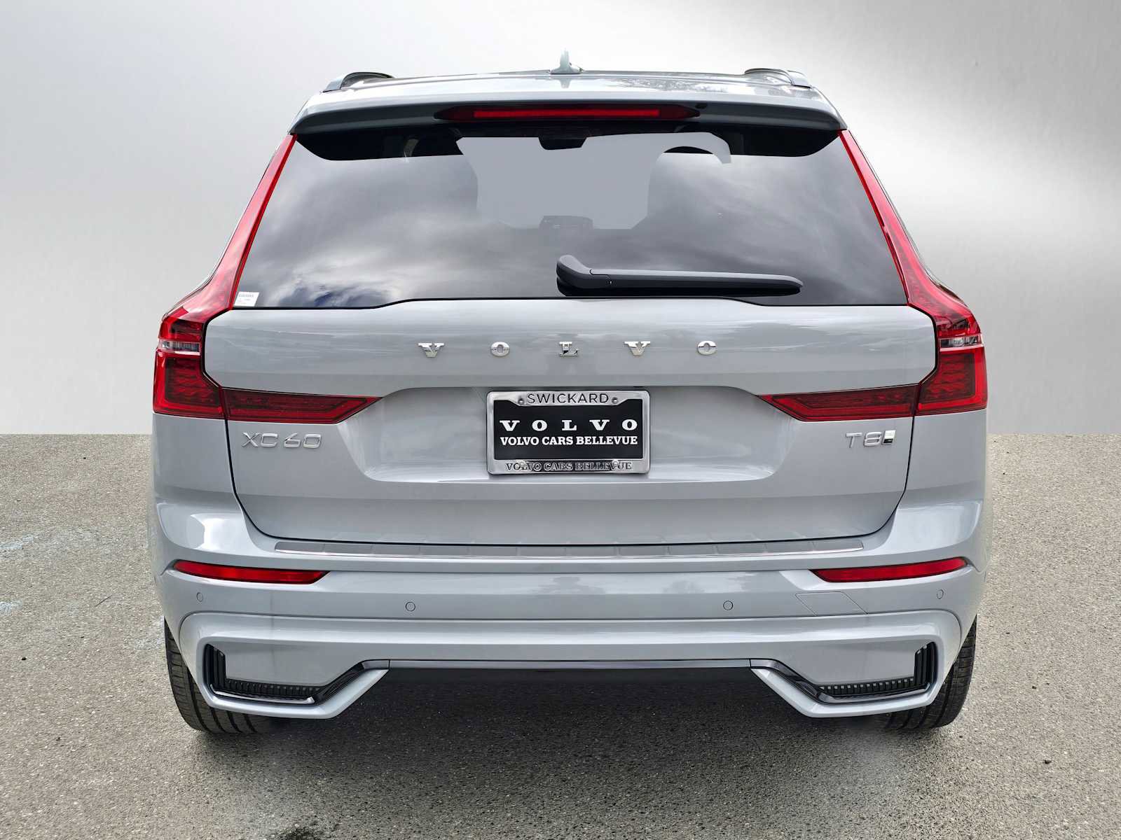 New 2026 Volvo XC60 T8 Plus w/ Protection Package Premier image 4