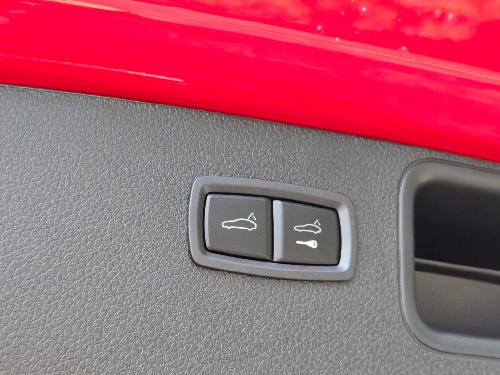 New 2026 Porsche Macan image 16