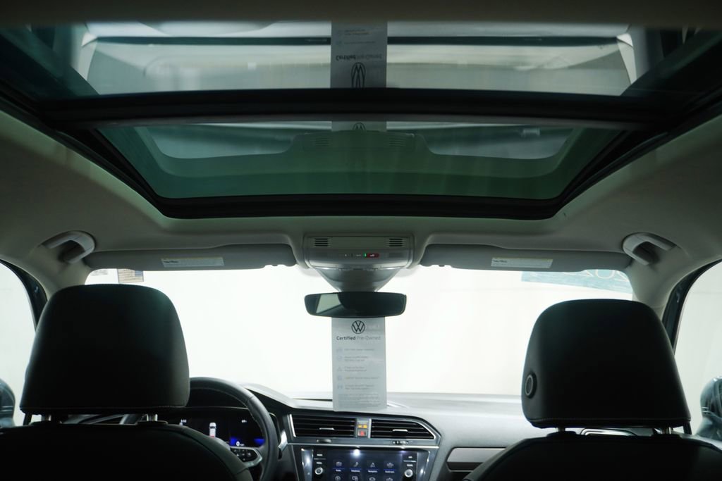 Certified 2023 Volkswagen Tiguan SE w/ Panoramic Sunroof Package image 22